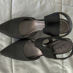 Life stride Black Heels